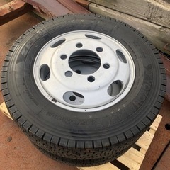 トラック用　新品スタッドレス２本！値下げしました！