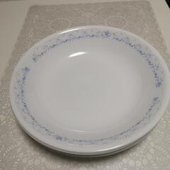 コレールの花柄のお皿