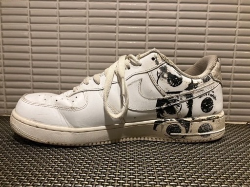 NIKEエアフォース1 シュプリームとコムデギャルソンのコラボスニーカー