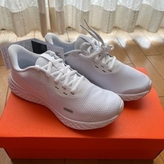 新品　NIKE レボリューション5 23cm