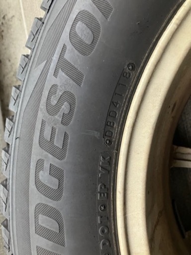 スタッドレスタイヤ　ブリヂストン　BLIZZAK 235/65/R18