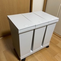 ニトリ　20L ３連　キャスターペール　ライトグレー