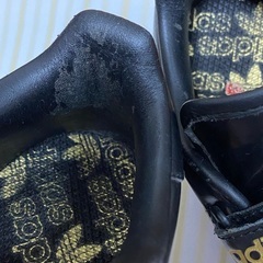 adidasスニーカーの画像