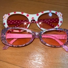 ちょっとおかしなメガネ2個🥸の画像