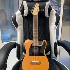 fender エレキウクレレ
