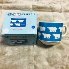 フルーツボールとマグカップのセットの画像