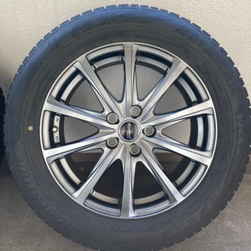 スタッドレスタイヤ　17インチ　215/60R17   C-HR エスティマ エクストレイルなど