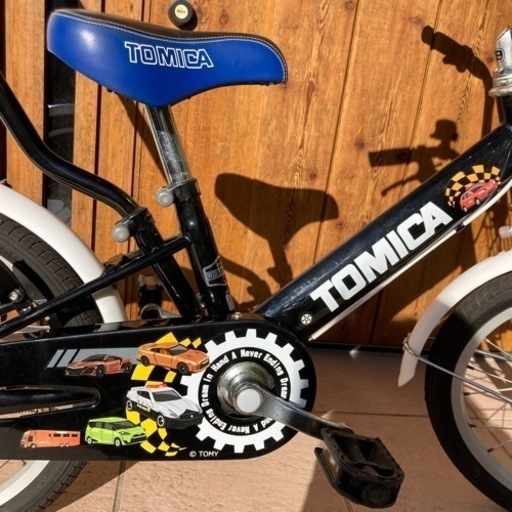 【決まりました！】TOMICA自転車　トミカ　17インチ　補助輪、押し手棒付き！防犯登録解除済