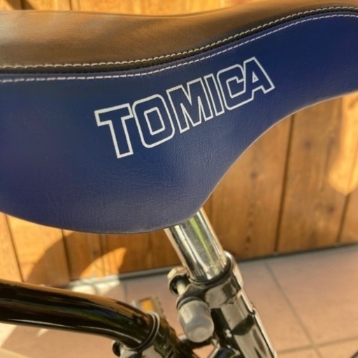【決まりました！】TOMICA自転車　トミカ　17インチ　補助輪、押し手棒付き！防犯登録解除済