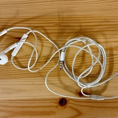 iPhone 純正イヤホン　白