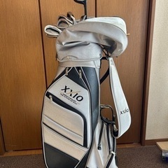 ゼクシオ　ゴルフセットの画像