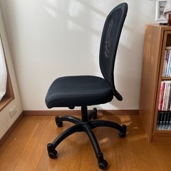 (受け取引先決定)黒　デスクチェア　IKEAの画像