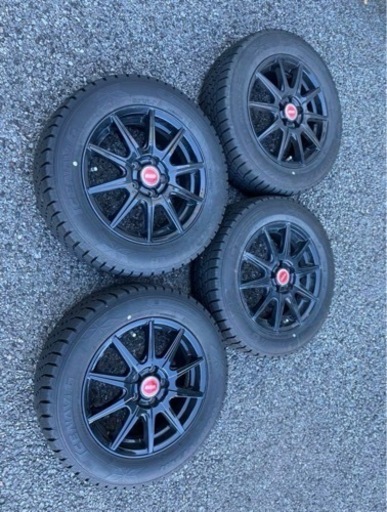 スタッドレスタイヤ　ホイール込み　185/65R15