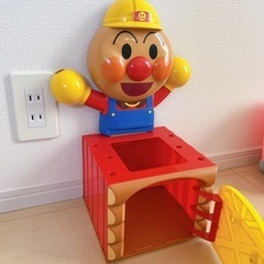 アンパンマン とびら おもちゃ入れの画像