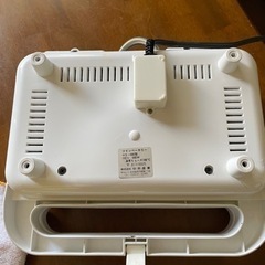 ツインベーカリー。HS-680型。美品です。サイズ約幅26㌢奥行22㌢高さ10㌢お子様と楽しくベーカリーにチャレンジはいかがでしょうか？の画像