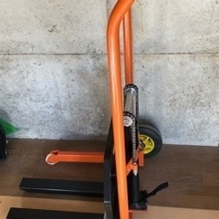 フォークリフトの画像