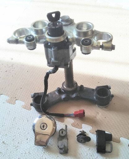 SR400 純正キーセットジャンク　週末お値下げ中