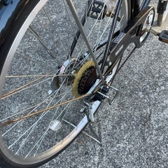 丸石　黒色27インチ外装6段変速自転車の画像
