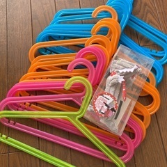 IKEAハンガー14本　DADWAY未使用にぎにぎおもちゃ付