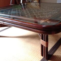 【無料化!!・引き取り限定】ラタンガラステーブルの画像