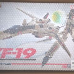 新品未開封 DX超合金 YF-19 エクスカリバーイサム・ダイソン機