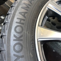 プリウスα スタッドレス　４本セットの画像