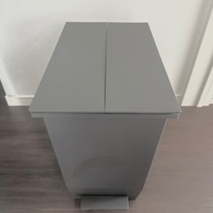 ★足踏み式　ゴミ箱★の画像