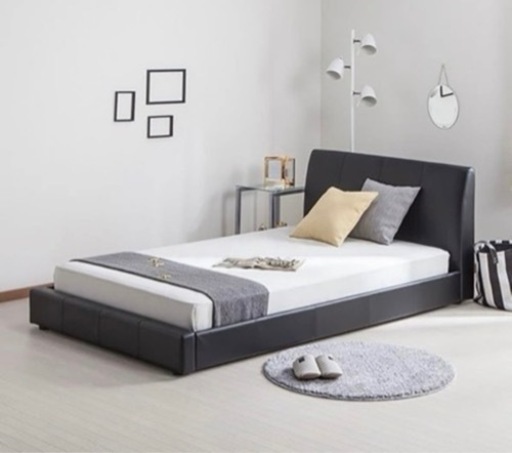 ダブルベッドフレームと敷布団