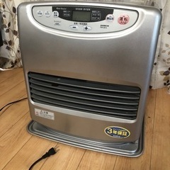 ファンヒーターとポリタンク