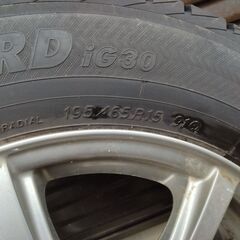 １１年前のスタッドレスタイヤ　195/65R15 91Q 4本セット ヨコハマ アイスガード IG30　PCD100の5穴の画像
