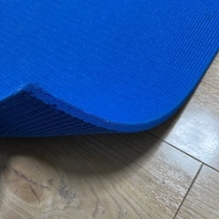 受付終了＊美品＊ヨガマット　ブルーの画像