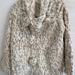 みみとしっぽが可愛いコートの画像