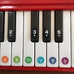 おもちゃのピアノの画像