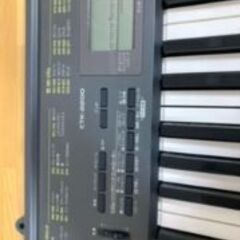 電子ピアノ CASIO CTK=2200  Casio electronic keyboard with 61 keys　卡西欧电子键盘有 61 个键の画像