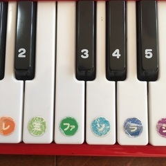 おもちゃのピアノの画像