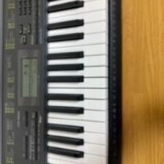 電子ピアノ CASIO CTK=2200  Casio electronic keyboard with 61 keys　卡西欧电子键盘有 61 个键の画像