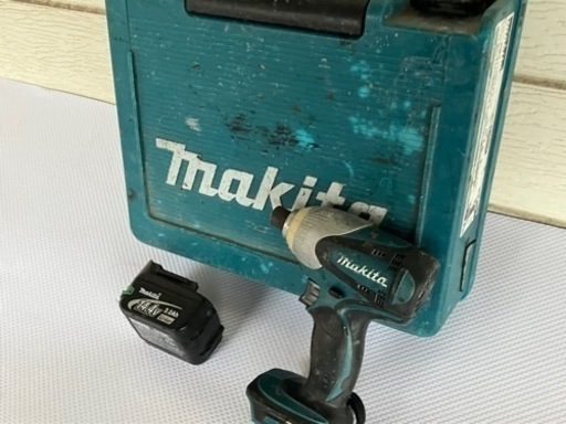 マキタ　インパクトドライバー　14.4v ※バッテリー無し