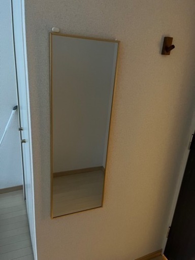 鏡　全身写ります