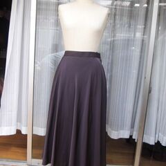フレアースカート　シルエットが素敵です　美品　服　M
