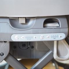 コンビ ネムリラ オートスウィング 自動 ハイローチェアの画像