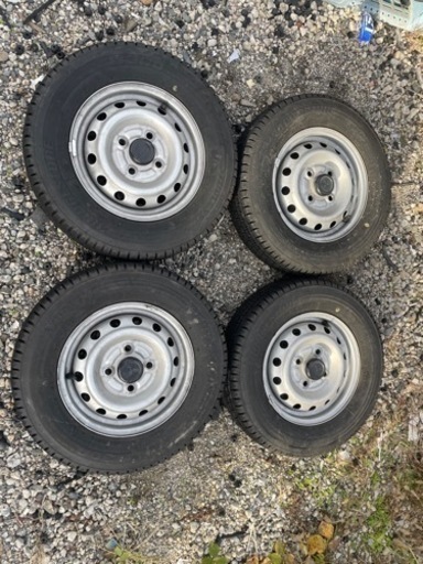 決まりました　三菱純正ホイール付きブリヂストンスタッドレスW300   145/80R12  80/78  (145R12　6PRと同じ）　４本セット