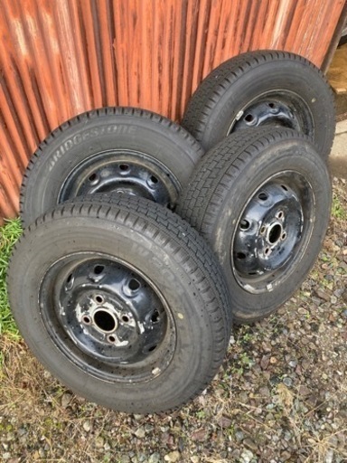 軽トラ　スタッドレス　w300