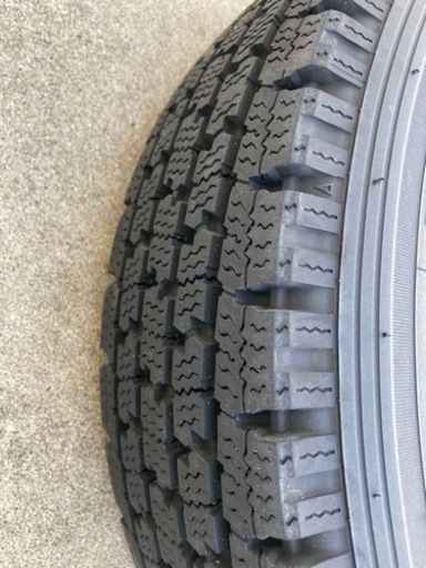 スタッドレスタイヤ　ホイール付き