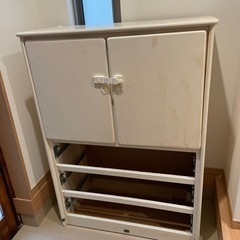 収納棚の画像