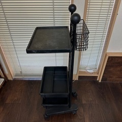決まりました【中古品】店舗で利用　収納ワゴンの画像
