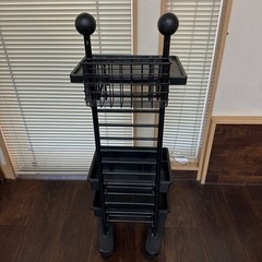 決まりました【中古品】店舗で利用　収納ワゴンの画像