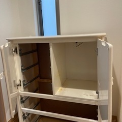 収納棚の画像