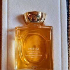 🧴クリスチャンディオール ディオリッシモ 香水 7.5ml 箱付き 未使用 パリ産 ミニチュア 高級 ブランドの画像