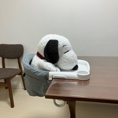 Inglesina テーブルチェアの画像