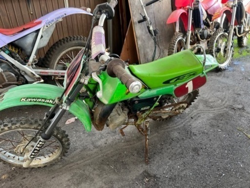 部品取り車、古いKX60不動車部品取り車28,000円モトクロス用レーサーです。